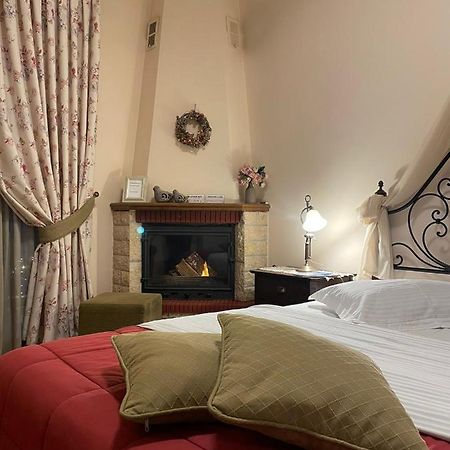 Valentini Guesthouse Karpenísion Exteriör bild