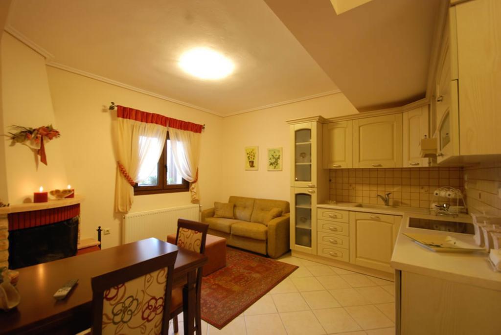 Valentini Guesthouse Karpenísion Rum bild