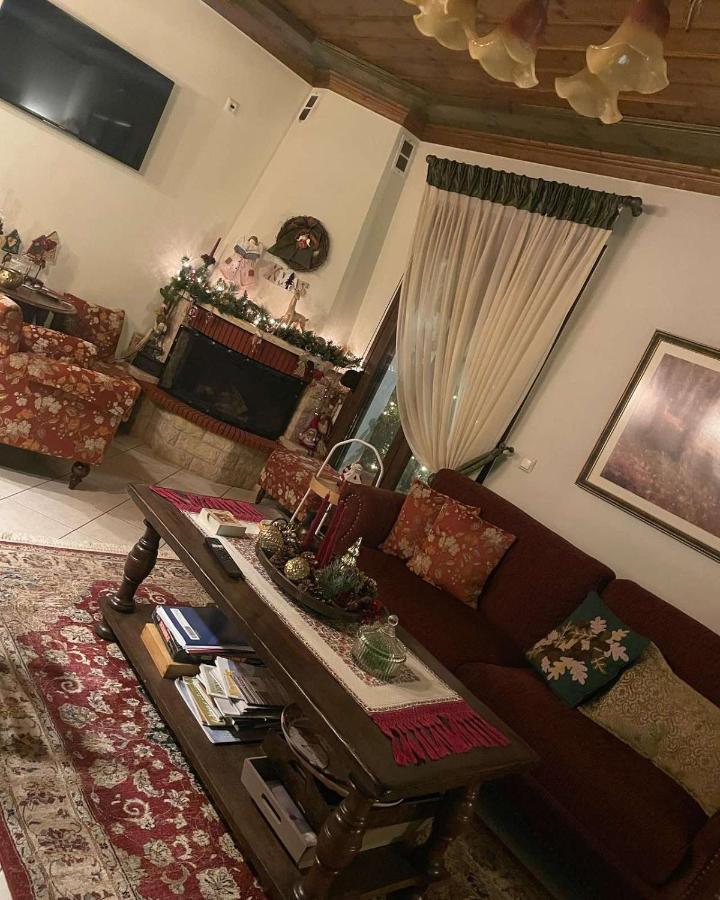 Valentini Guesthouse Karpenísion Exteriör bild